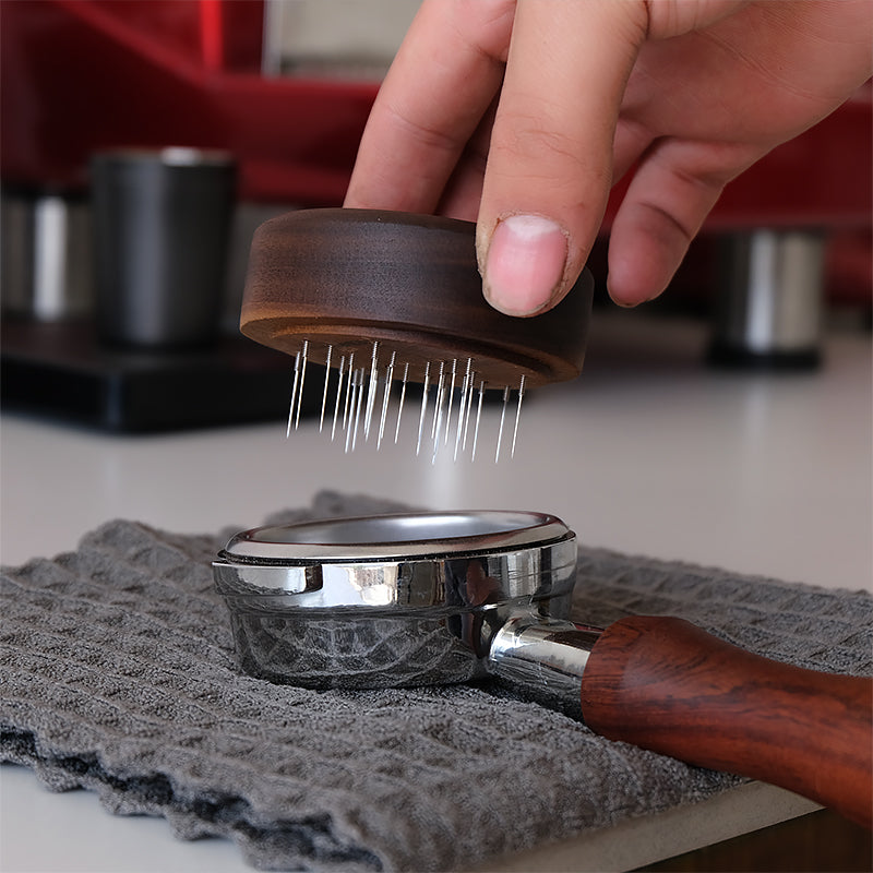 Rotary needle powder distributor coffee powder agglomeration cloth powder needle